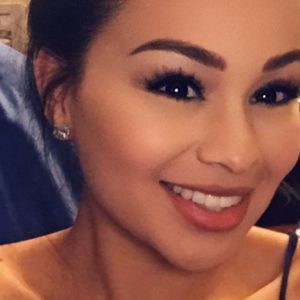 Meet your Posher, Iris